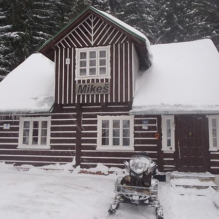 Penzion Mikeš Pec pod Snezkou Esterno foto